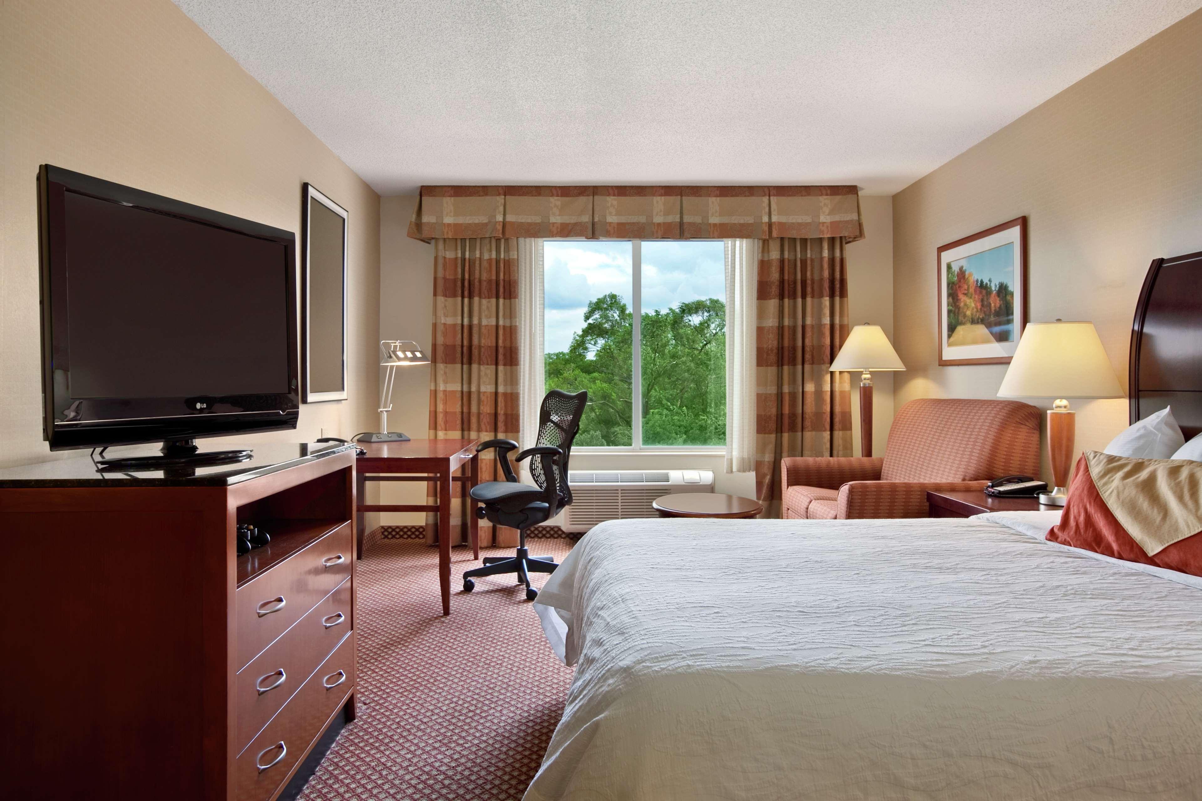 Hilton Garden Inn Окбрук Террас Номер фото